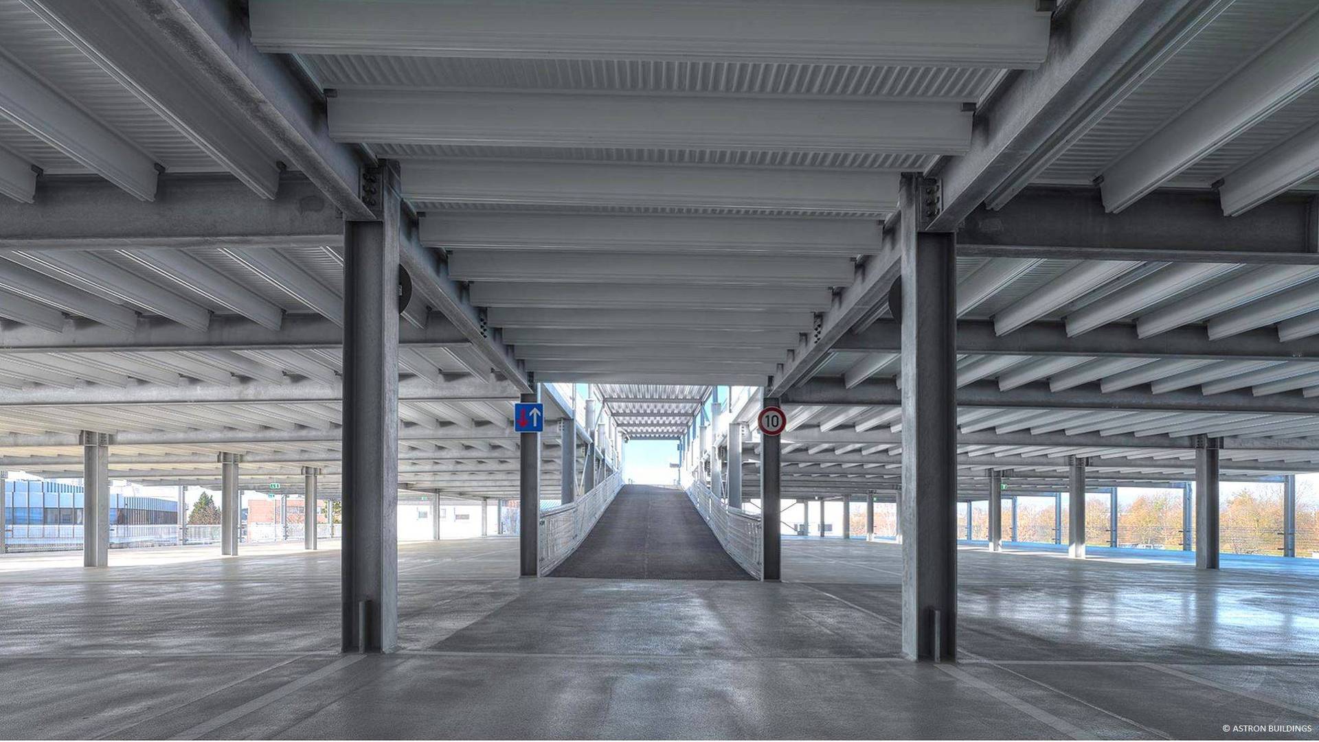 Parking à structure métallique